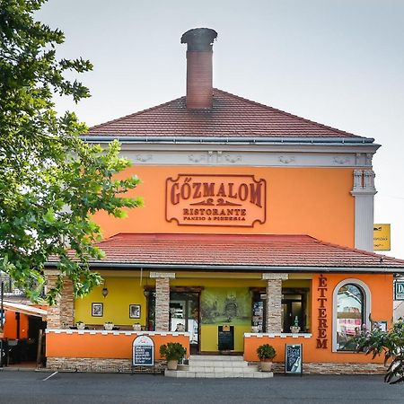 Gozmalom Etterem Es Panzio Bed and Breakfast Körmend Buitenkant foto