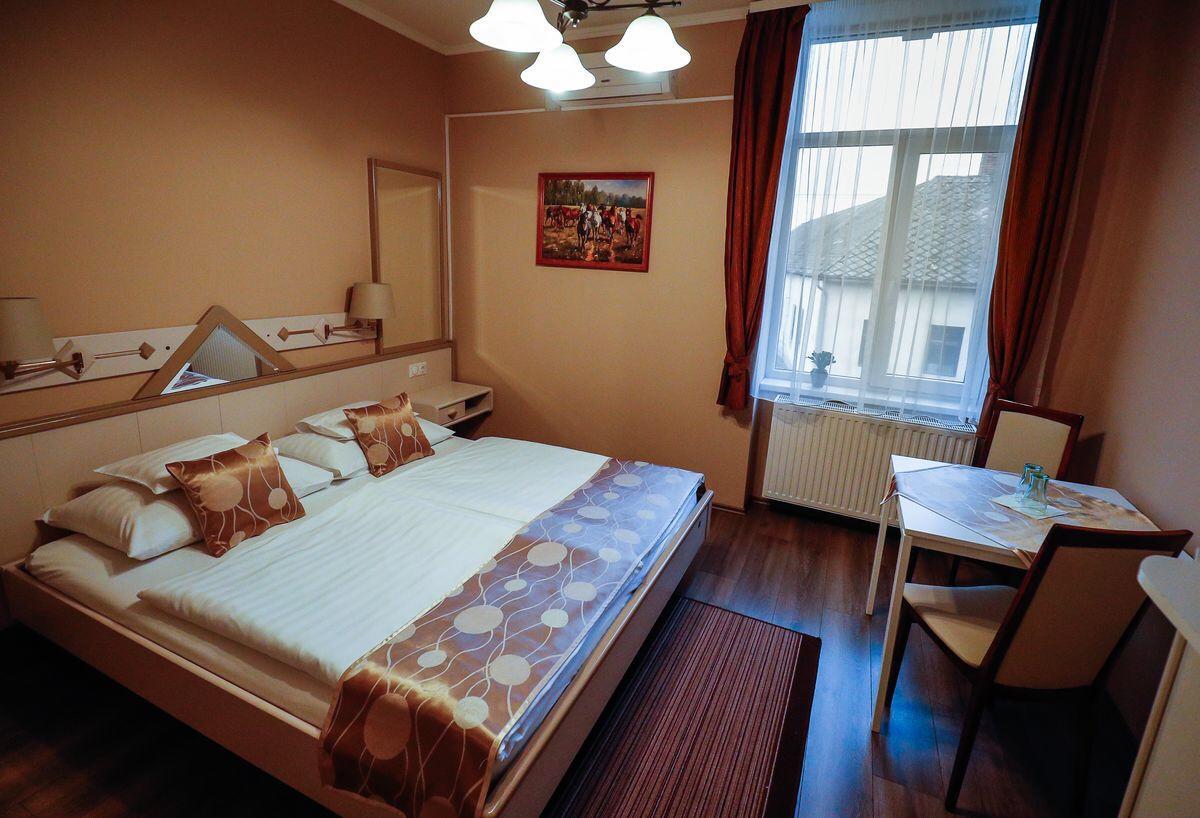 Gozmalom Etterem Es Panzio Bed and Breakfast Körmend Buitenkant foto