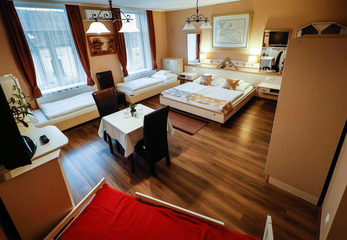 Gozmalom Etterem Es Panzio Bed and Breakfast Körmend Buitenkant foto