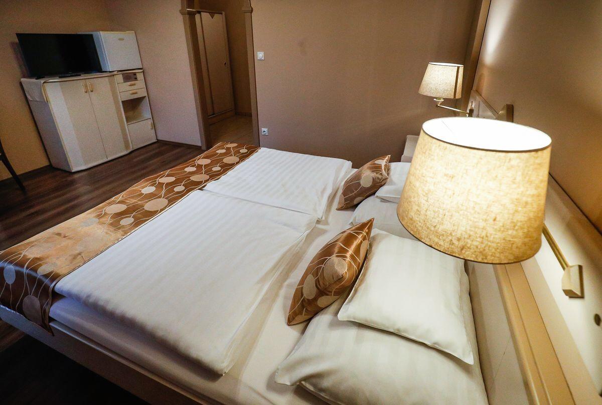 Gozmalom Etterem Es Panzio Bed and Breakfast Körmend Buitenkant foto