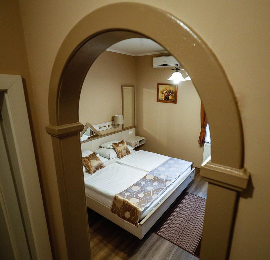 Gozmalom Etterem Es Panzio Bed and Breakfast Körmend Buitenkant foto