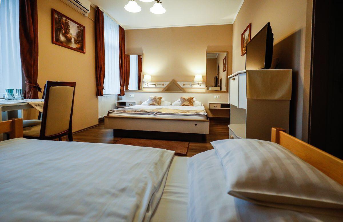 Gozmalom Etterem Es Panzio Bed and Breakfast Körmend Buitenkant foto